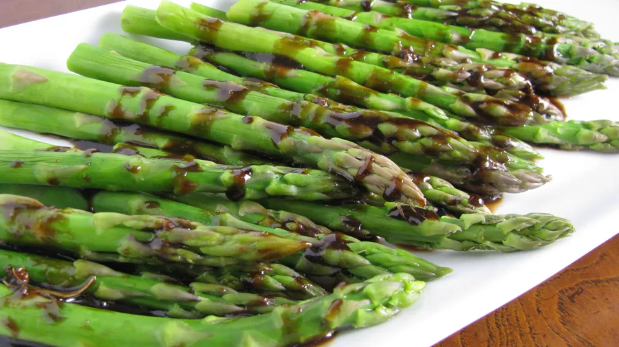 Grilled asparagus spears